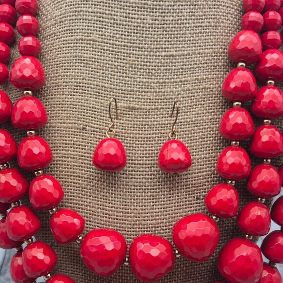 Red Graduated Faceted Bead Collar Multi Strand Necklace & Matching Drop Earrings - Picture 10 of 10